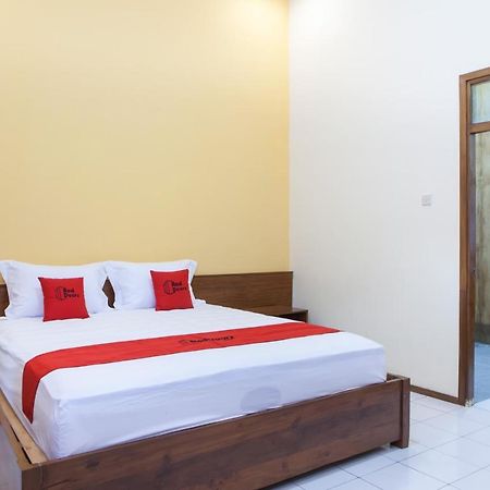 Готель Reddoorz Near Baluran National Park Pandean Екстер'єр фото